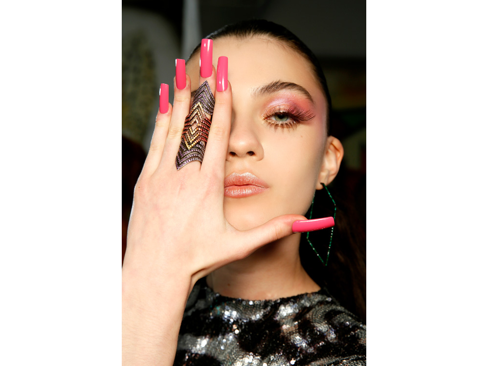 nail art autunno inverno 2018 2019 ispirazione foto dalle passerelle sfilate di moda (2)