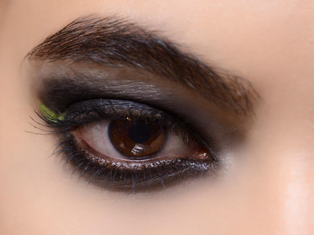 trucco occhi smokey eyes nero tendenza make up autunno inverno 2018 2019 (1)