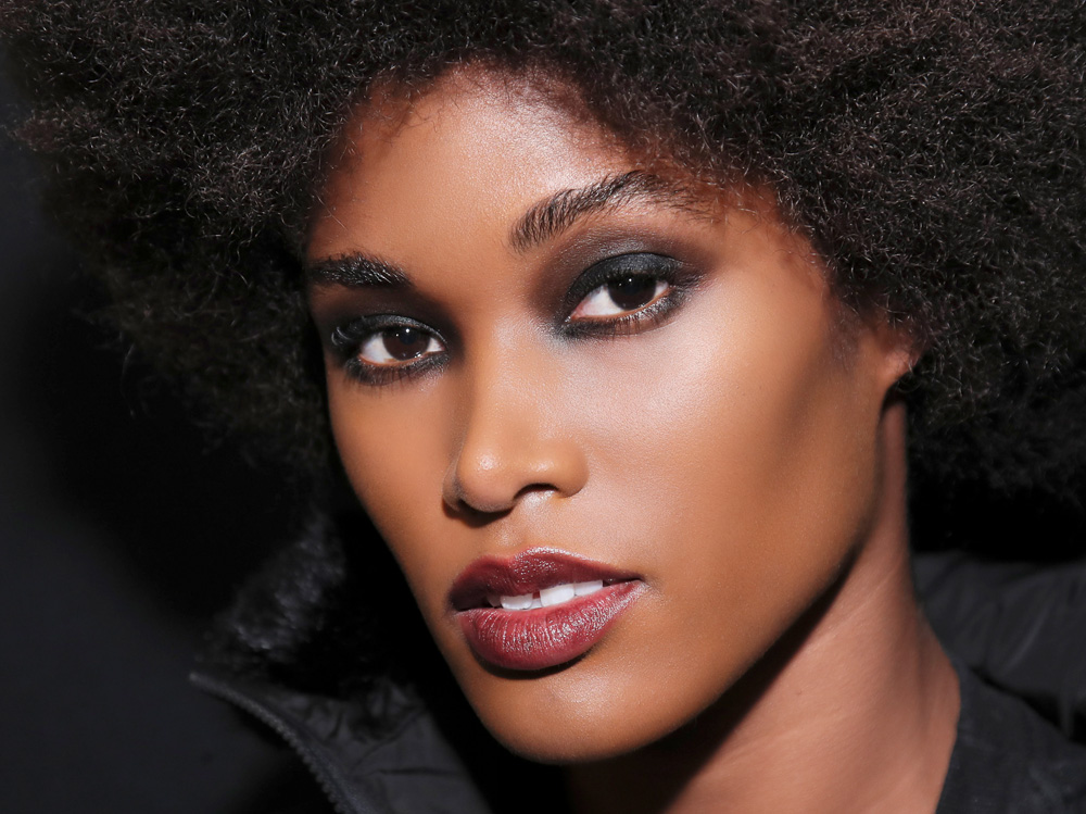 trucco occhi smokey eyes nero tendenza make up autunno inverno 2018 2019 (3)