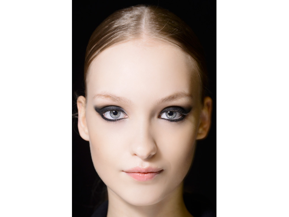trucco occhi smokey eyes nero tendenza make up autunno inverno 2018 2019 (5)