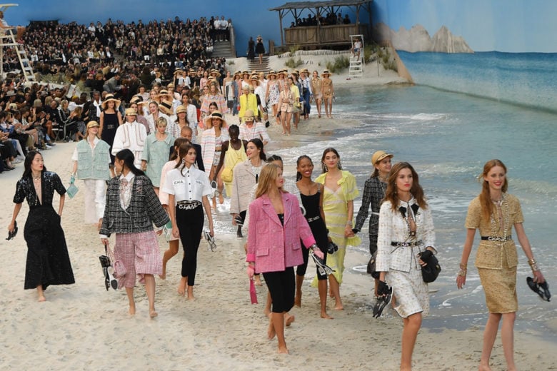 In riva al mare con Chanel