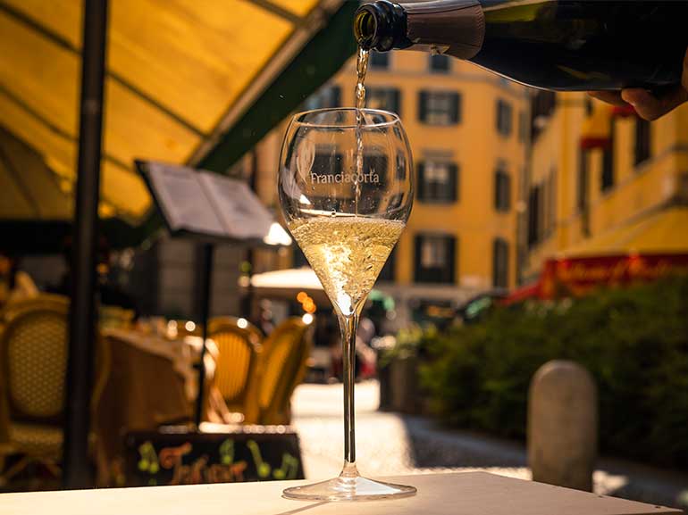 Milano-Wine-Week-Franciacorta-vino-DOCG-bollicine-MOBILE