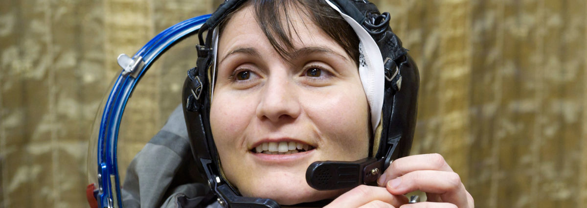 Samantha-Cristoforetti-cover-desktop