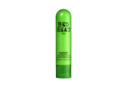 capelli-come-proteggerli- dai-danni-dellautunno-tra-vento-e-pioggia-Bed Head by TGI Elasticate Shampoo