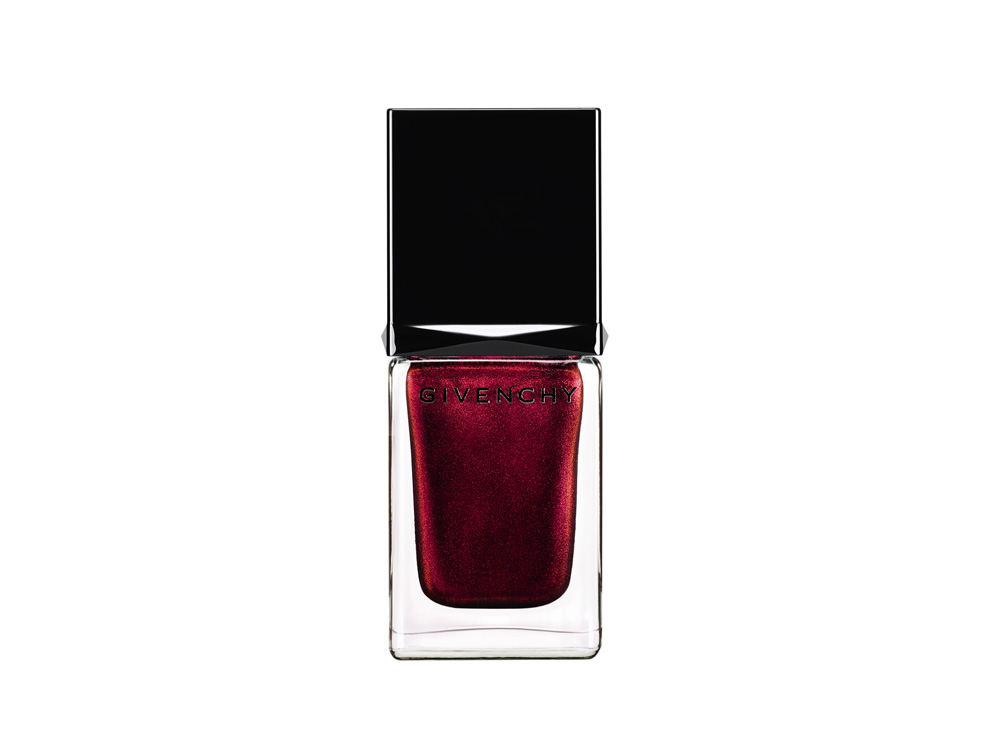givenchy_fall_vernis_ferme_f39_65018
