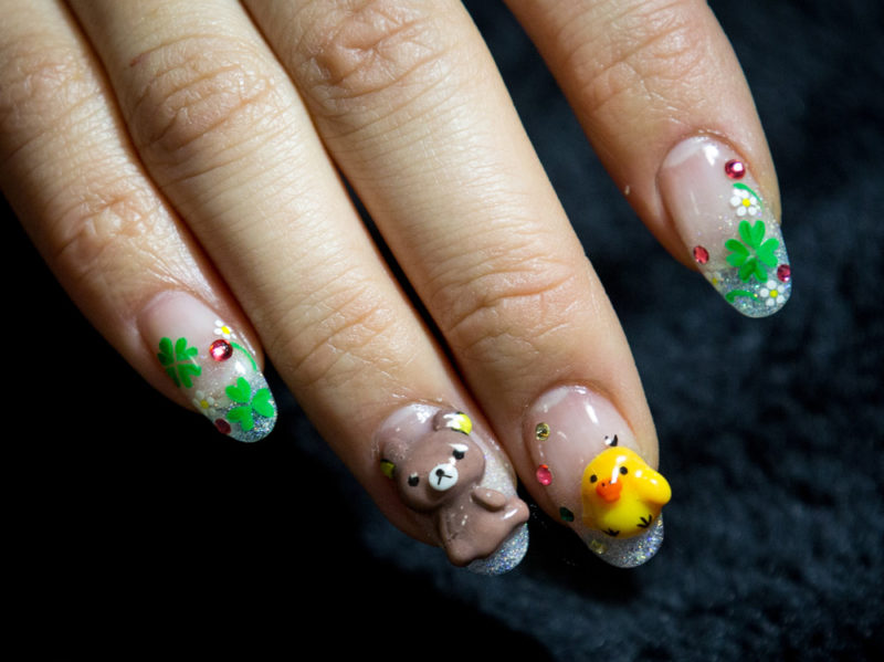 Manicure giapponese la nail art coloratissima ispirata al mondo dei manga