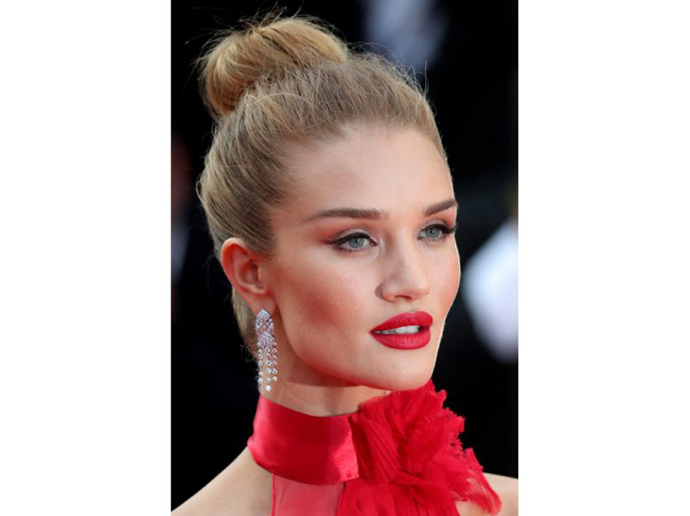 Rosie-Huntington-Whiteley-vbeauty-look-make-up-capelli-5-800×599