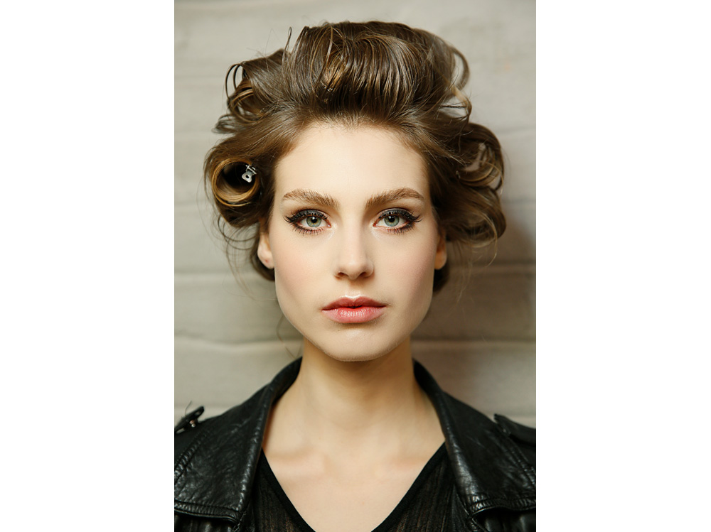 boucy hair capelli voluminosi vaporosi mossi stile anni 70 (7)