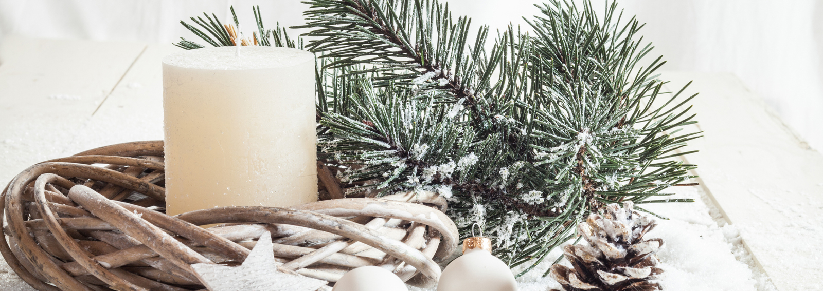 Christmas decoration, candle, artificial snow, twigs, cone, baub