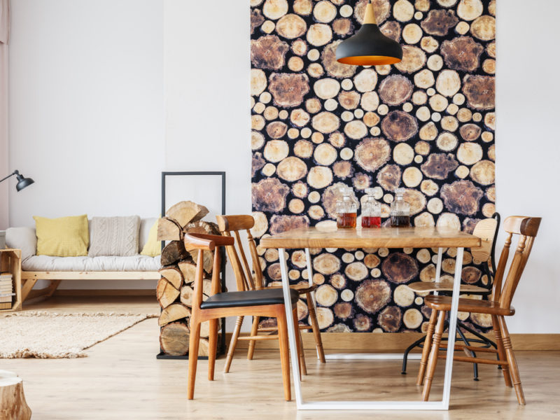 Apartment with logs of wood decoration