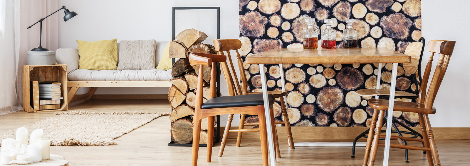 Apartment with logs of wood decoration