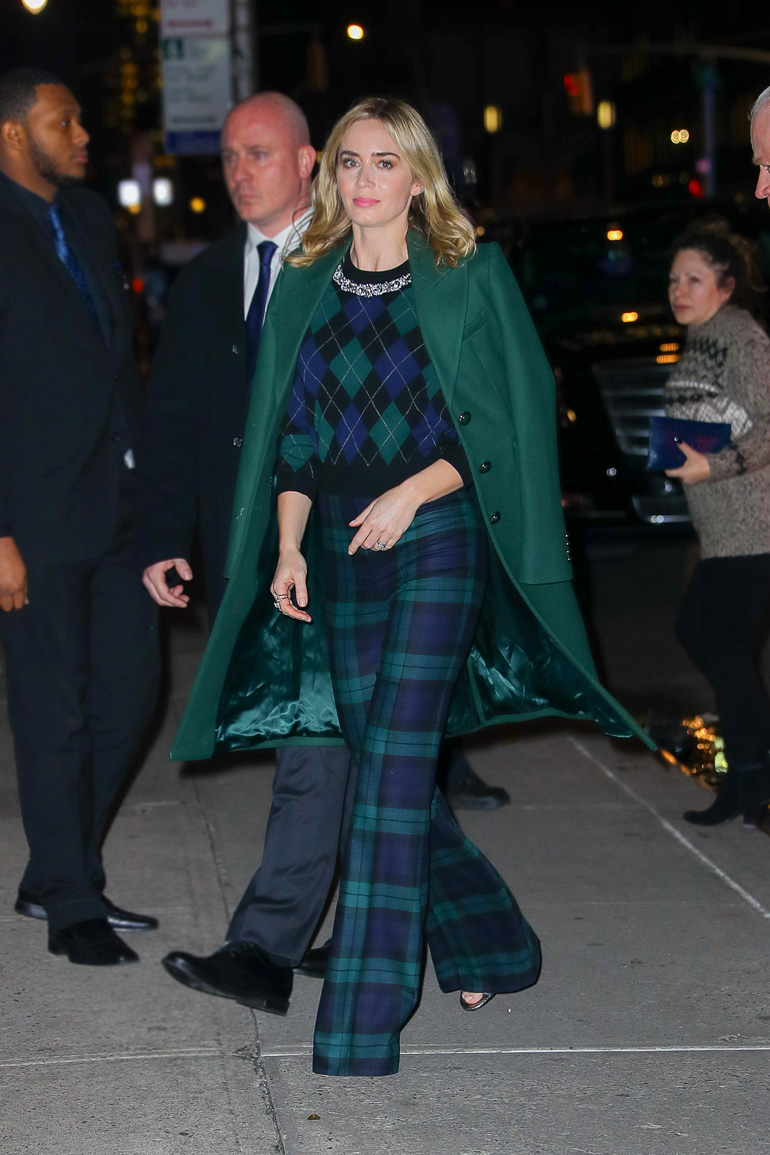 emily-blunt-in-michael-kors-collection-splash