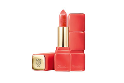 pantone-living-coral-colore-2019-prodotti-make-up-guerlain-rossetto-kiss-kiss