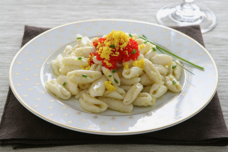 Pasta afrodisiaca con caviale di salmone
