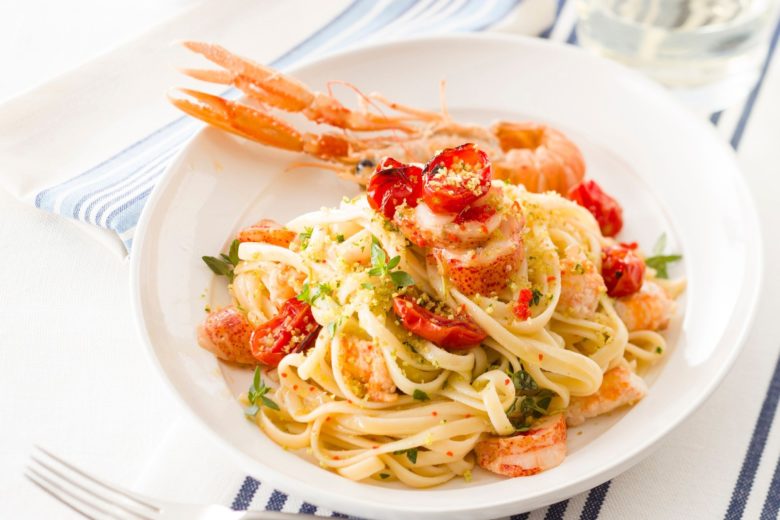 Pasta al sugo di astici e scampi