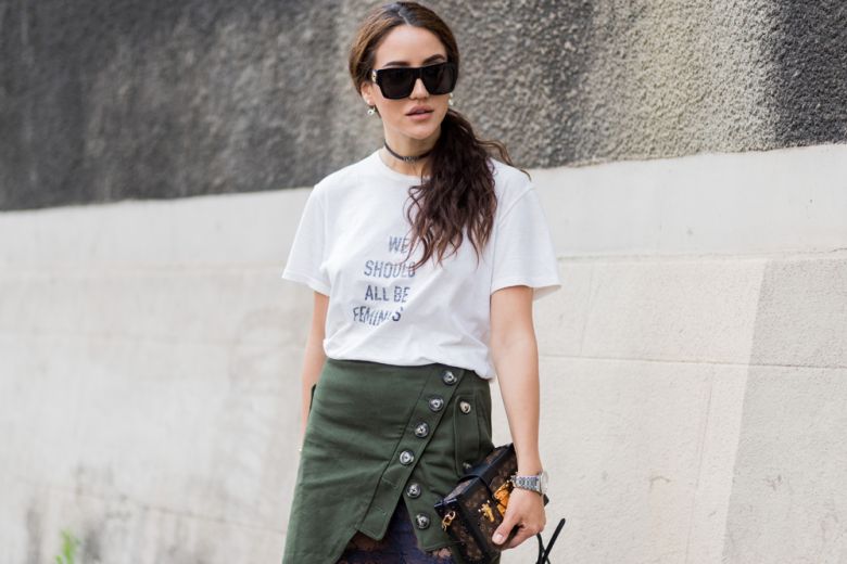 Gonne con i bottoni: i modelli must-have della primavera-estate