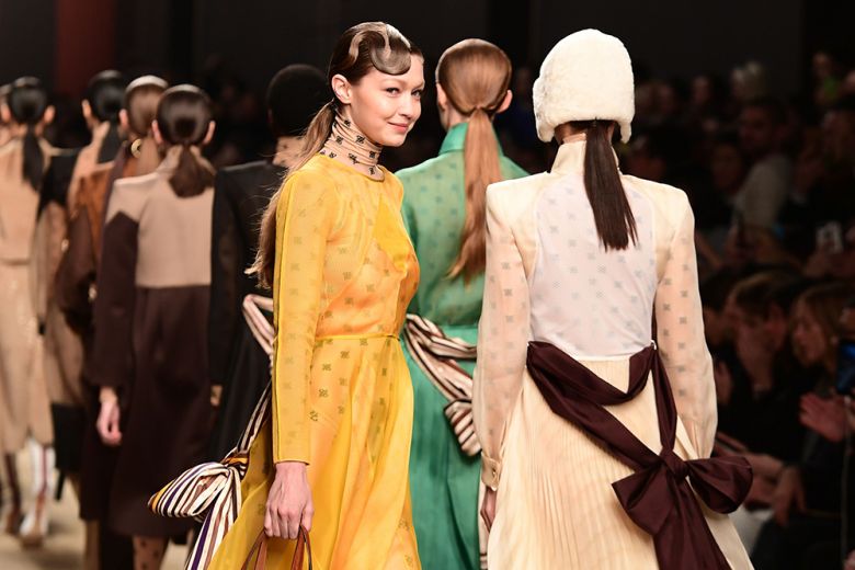 Fendi: la sfilata Autunno-Inverno 2019 che rende omaggio a Karl Lagerfeld