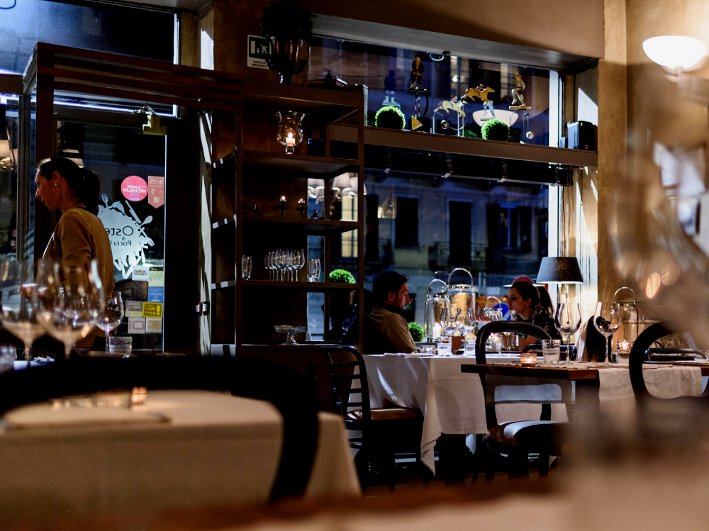 Ristoranti romantici Milano cena romantica Milano dove mangiare in coppia a Milano Osteria di Porta Ciccia