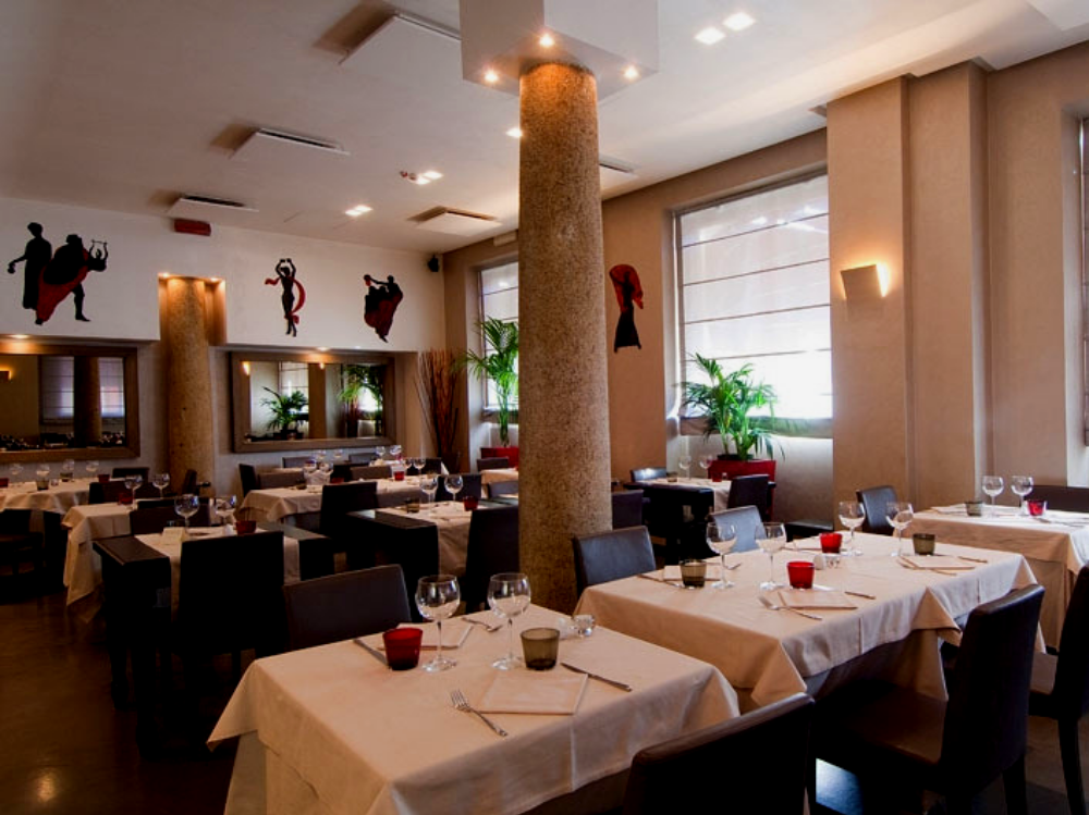 Ristoranti romantici Milano cena romantica Milano dove mangiare in coppia a Milano Ristorante Piazza Repubblica