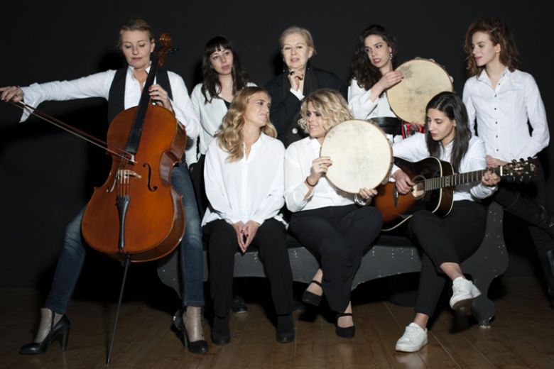 Tosca torna in scena con Donne come noi, lo spettacolo che celebra la forza delle donne