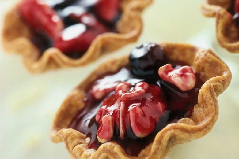 Crostatine con marmellata e noci