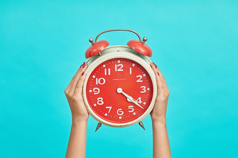 Svegliarsi presto fa bene alla salute, ma secondo la scienza ci rende stressati