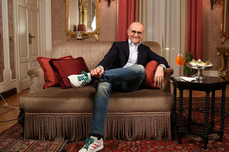 Il magazine Chi presenta: CHIaccheriamo con Alfonso Signorini