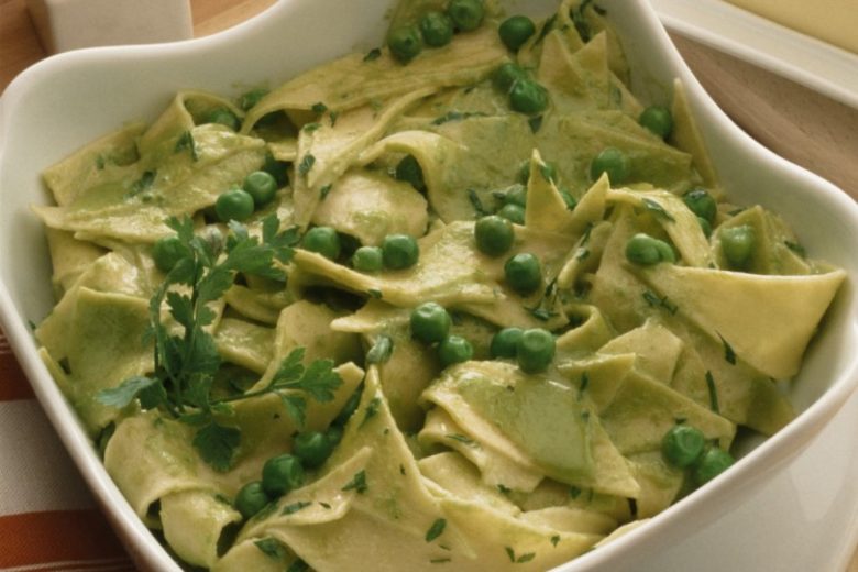 Maltagliati con piselli e pecorino