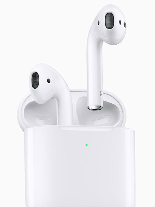 Sono arrivati i nuovi Airpods Apple: si ricaricano wireless e durano il  doppio