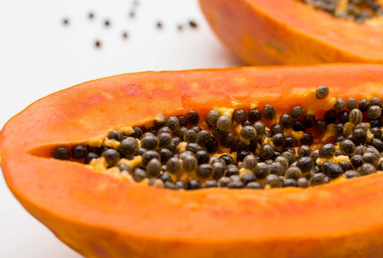 Cosa succede al corpo quando si mangia papaya con regolarità