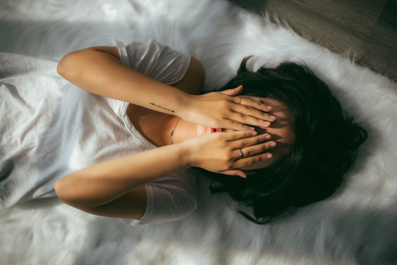 5 trucchi psicologici per smettere di rimuginare