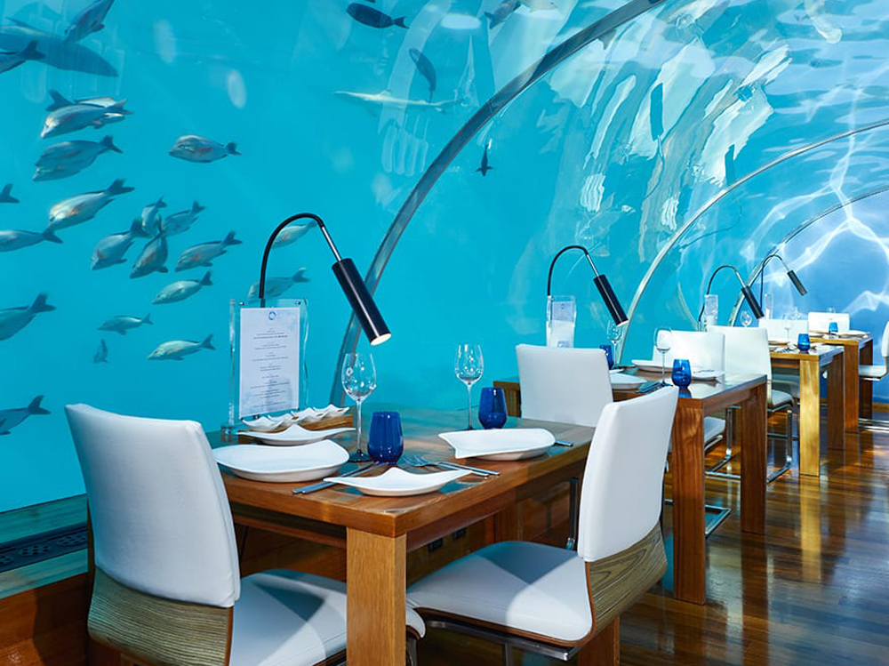 01-ithaa-undersea-restaurant