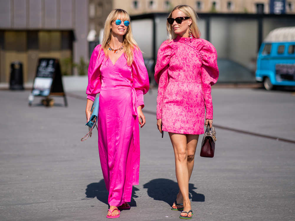 Abbigliamento rosa fucsia: vestiti e accessori per l'estate 2019