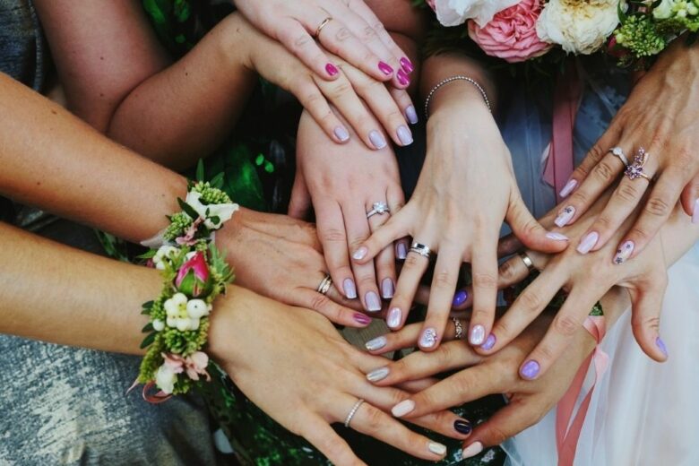 Unghie per matrimonio invitata: scopri le manicure più originali e chic