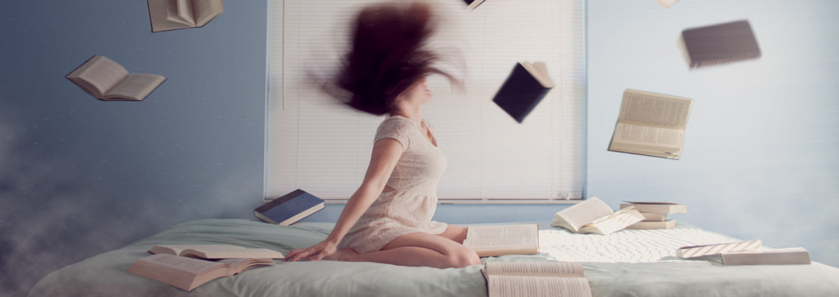 visore-libri-ragazze-DESK