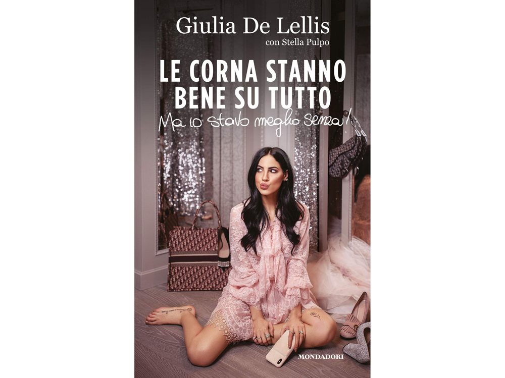 07-giulia-de-lellis-le-corna-stanno-bene-su-tutto