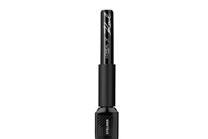 Eyeliner-L_Oréal-Paris-x-Karl-Lagerfeld_chiuso