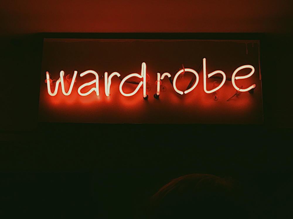 09-wardrobe