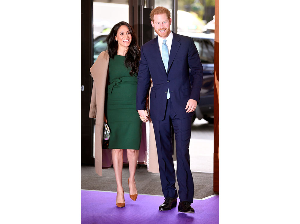 Meghan-abito-parosh-cappotto-Sentaler-borsa-Montunas-e-pumps-Manolo-Blahnik