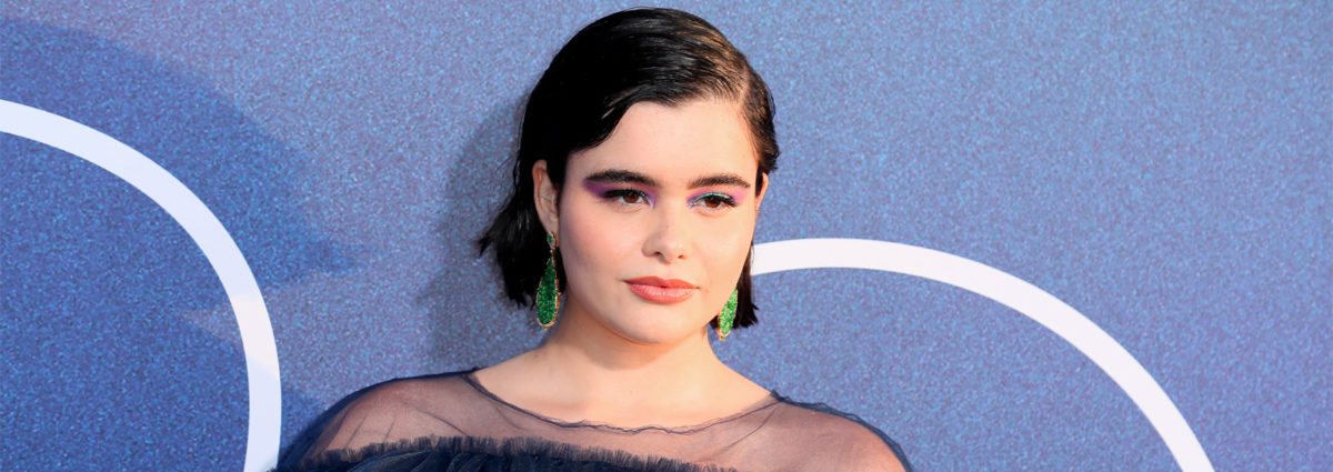 barbie-ferreira-beauty-look-Kat-Hernandez-euphoria-capelli-make-up-sopracciglia-cover-desktop-01