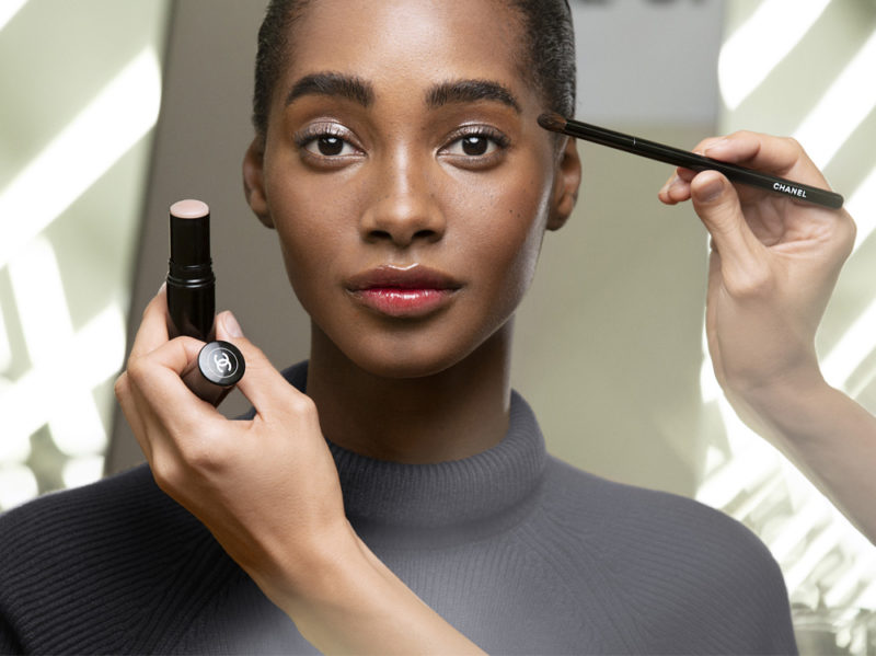 chanel-make-up-beauty-look-sfilata-primavera-estate-2020-02