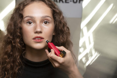 chanel-make-up-beauty-look-sfilata-primavera-estate-2020-09