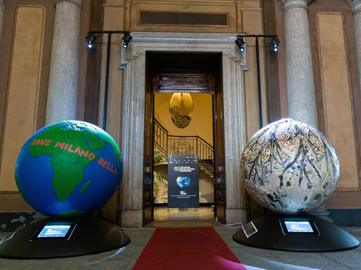 weplanet milano 2020 globi di artista installazione 10