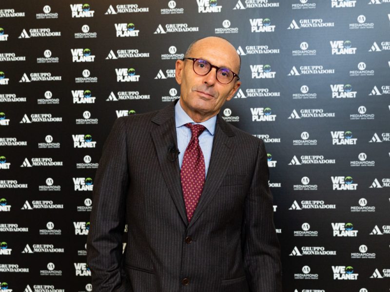 weplanet milano 2020 globi di artista installazione 2