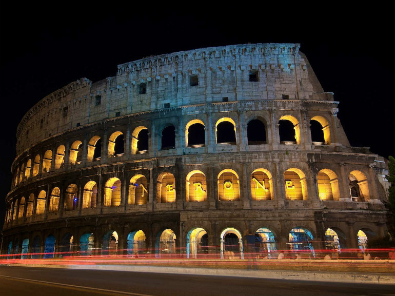 Colosseo di notte