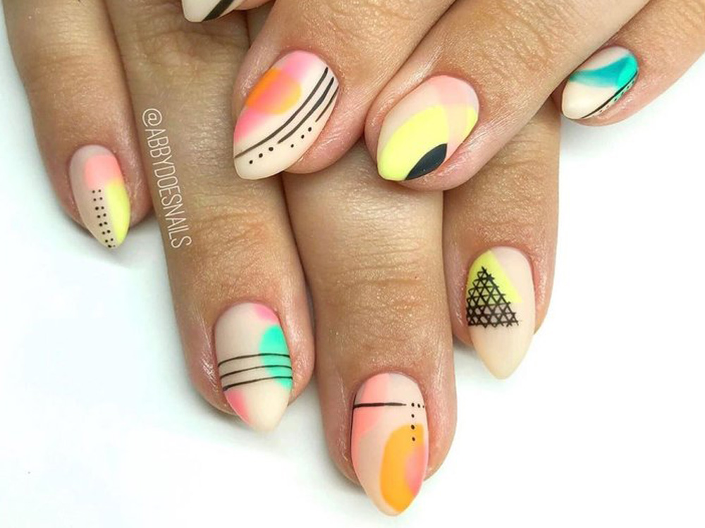Abstract Nail Art Le Unghie Con Disegni Astratti Super Cool