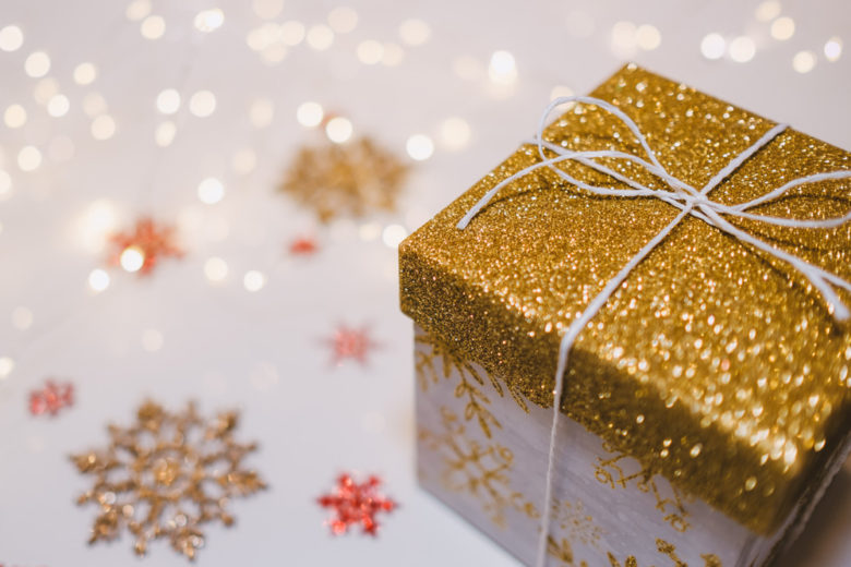 Regali di Natale economici: le idee beauty sotto i 50 euro per fare un figurone