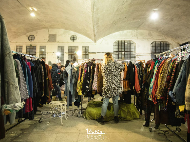 vintage market largo venue