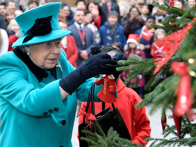 visore-tradizioni-natalizie-royal-familyMOBI