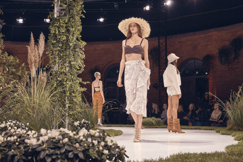 A Varsavia, dentro lo show della collezione primavera-estate 2020 del fashion brand europeo C&A